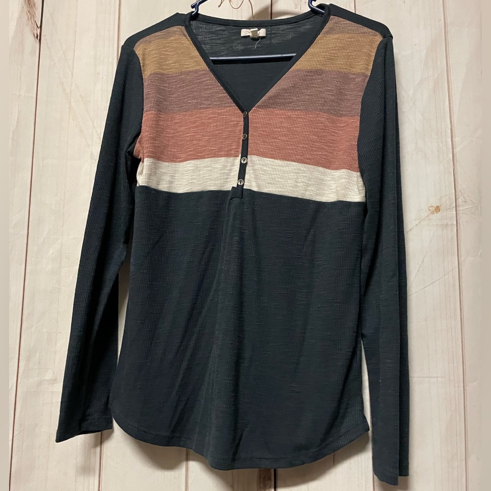 Maurices size large top. Like new